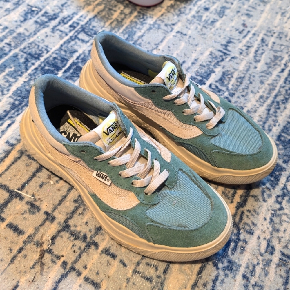 Green and Cream/White Neo VR3 -  UltraRange Vans with VR3 cush soles